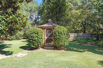 121 Christopher Dr, Clayton, NC 27520