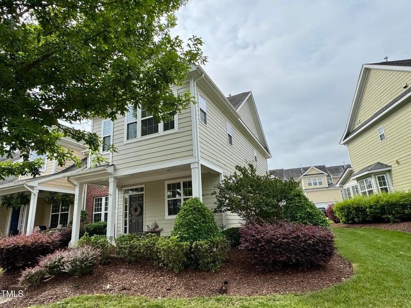 121 Coffee Bluff Ln, Holly Springs, NC 27540