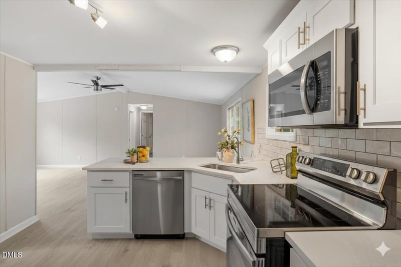 121 Countrywood Dr, Fuquay Varina, NC 27526