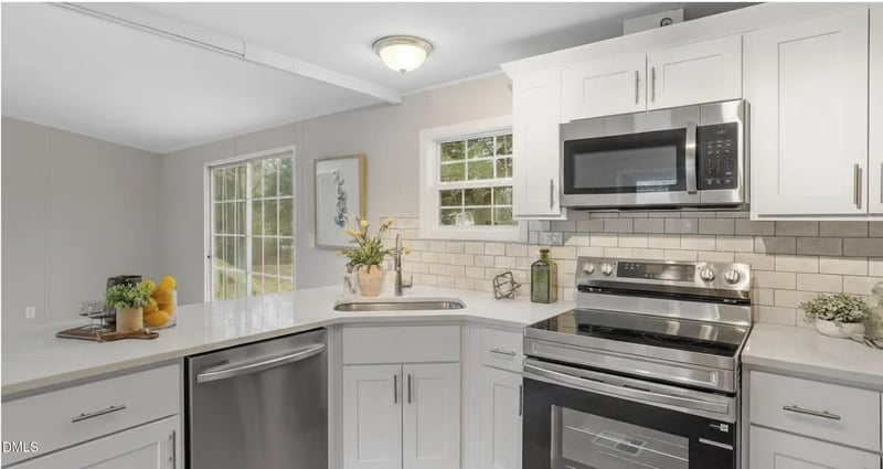 121 Countrywood Dr, Fuquay Varina, NC 27526