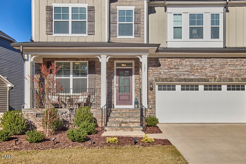 121 Cramerton Dr, Holly Springs, NC 27540