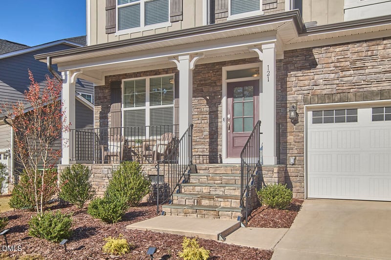 121 Cramerton Dr, Holly Springs, NC 27540