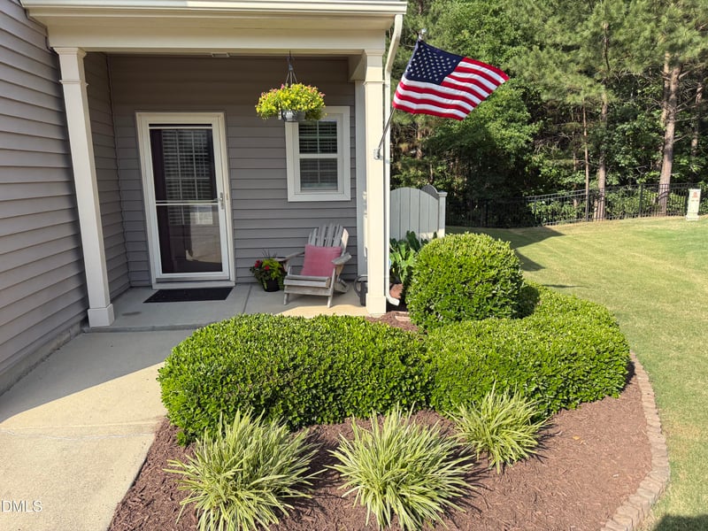 121 Cypress Hill Ln, Holly Springs, NC 27540