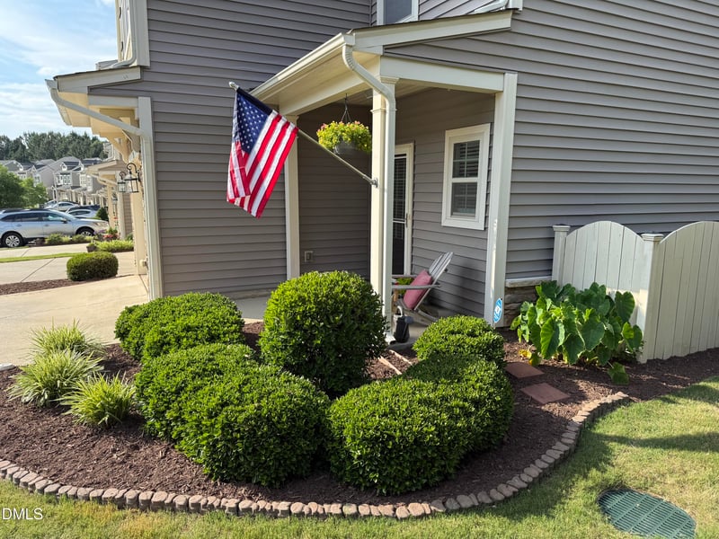 121 Cypress Hill Ln, Holly Springs, NC 27540