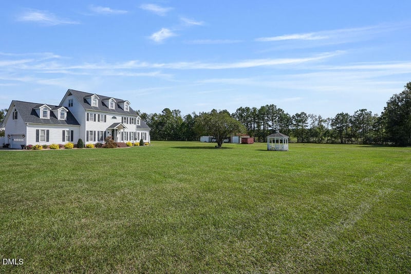 121 Erwin Ave, Erwin, NC 28339