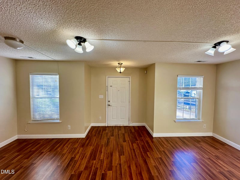121 Evening Star Dr, Apex, NC 27502