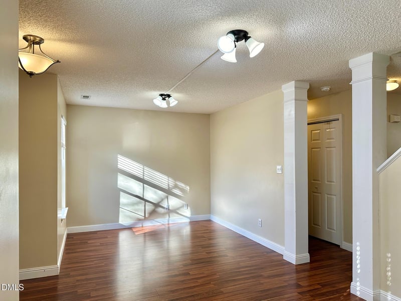 121 Evening Star Dr, Apex, NC 27502