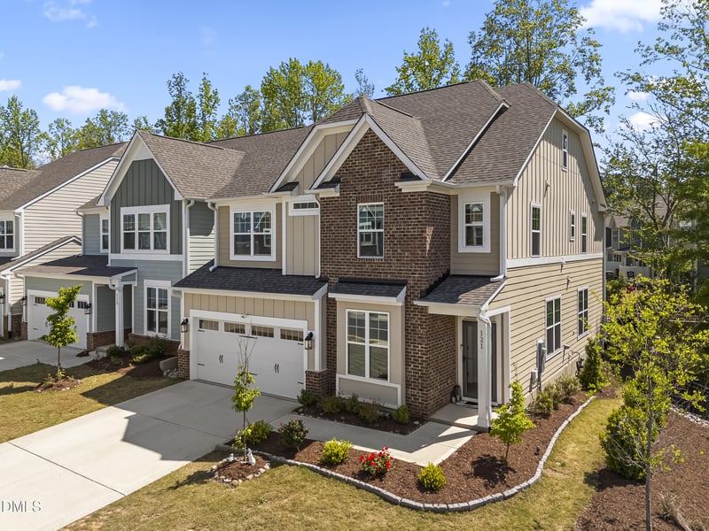 121 Faxton Way, Holly Springs, NC 27540