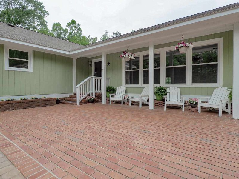121 Ferndale Dr, Garner, NC 27529