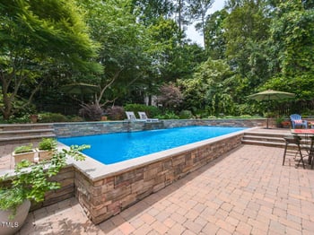 121 Flint Point Ln, Holly Springs, NC 27540