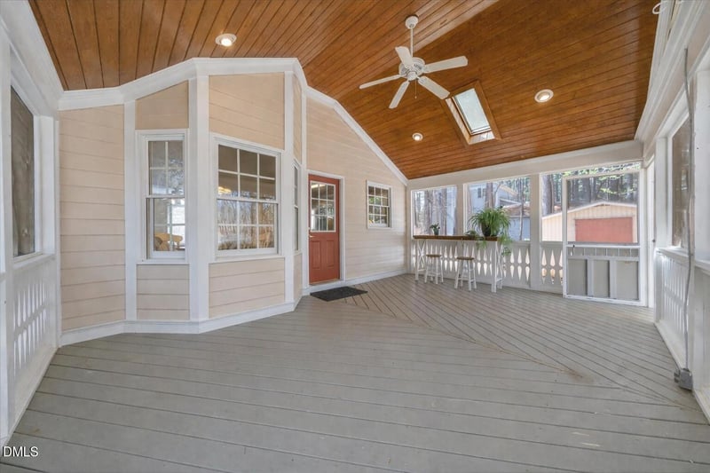 121 Fox Run Rd, Youngsville, NC 27596