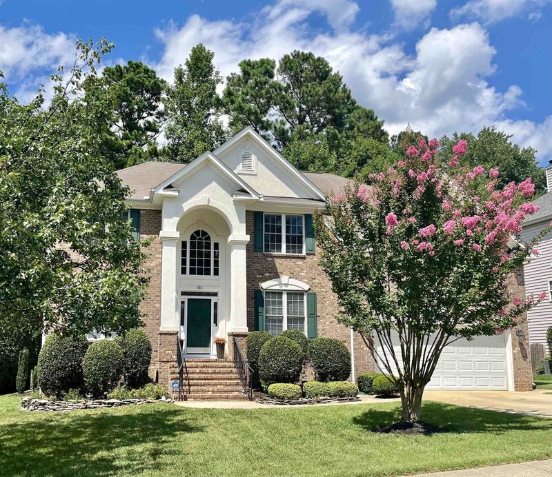121 Galsworthy St, Cary, NC 27518
