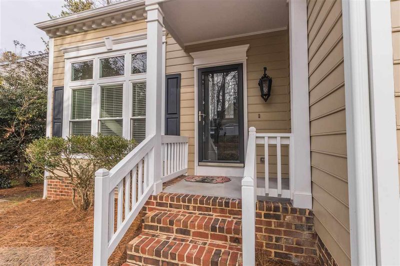 121 Gettysburg Dr, Cary, NC 27513