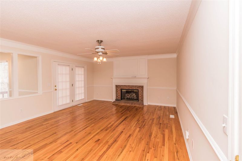 121 Gettysburg Dr, Cary, NC 27513