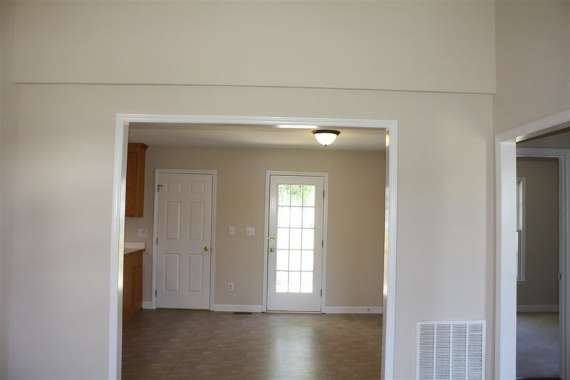 121 Glengariff Ln, Clayton, NC 27520