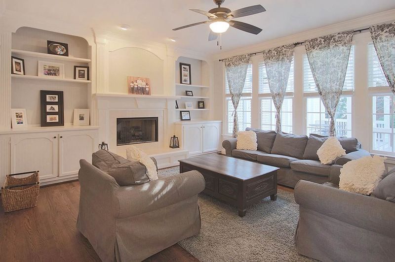 121 Graylyn Dr, Chapel Hill, NC 27516