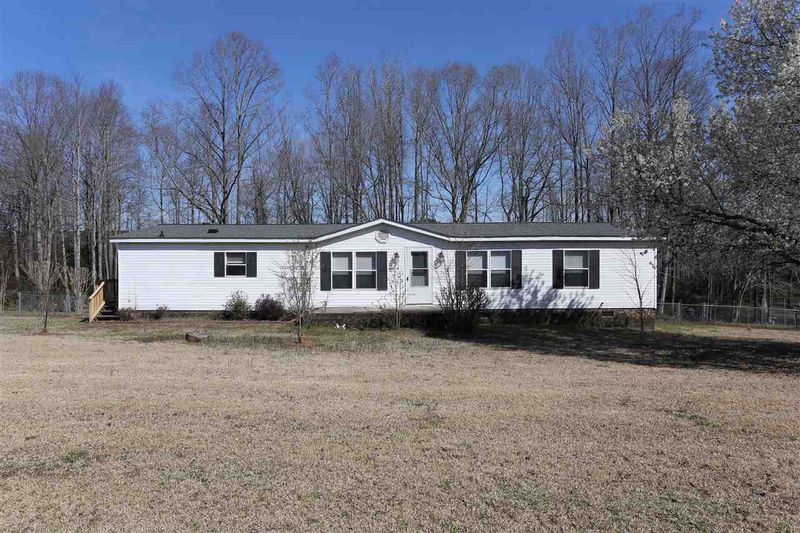 121 Happy Trails Dr, Angier, NC 27501