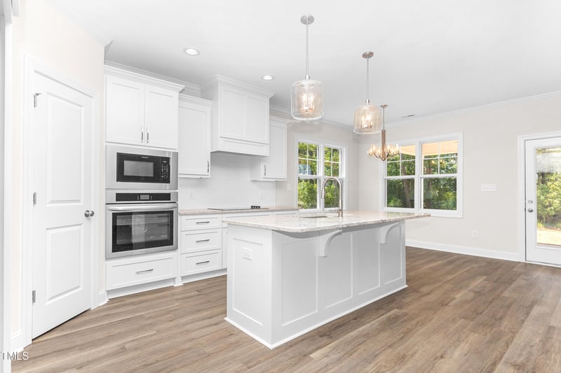 121 Hobby Rd, Holly Springs, NC 27540