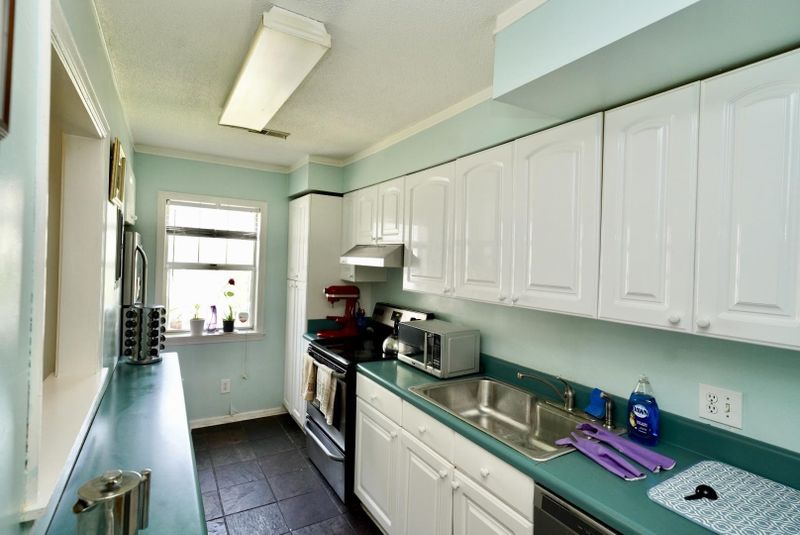 121 Kingsbury Dr #121, Chapel Hill, NC 27514