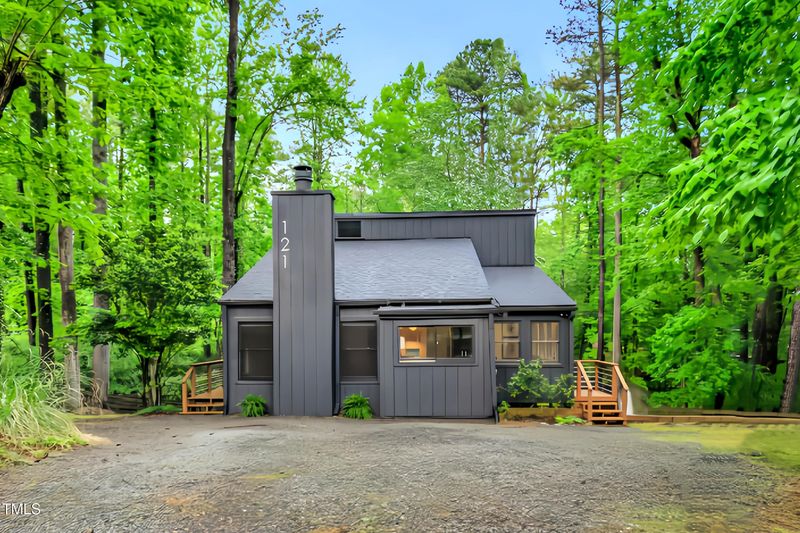 121 Ladybug Ln, Chapel Hill, NC 27516