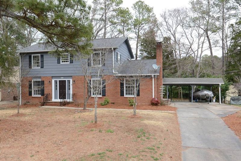 121 Larkspur Cir, Durham, NC 27713