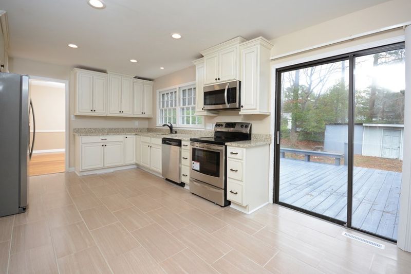 121 Larkspur Cir, Durham, NC 27713