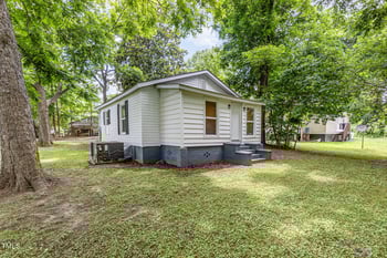121 Lena Ct, Burlington, NC 27217