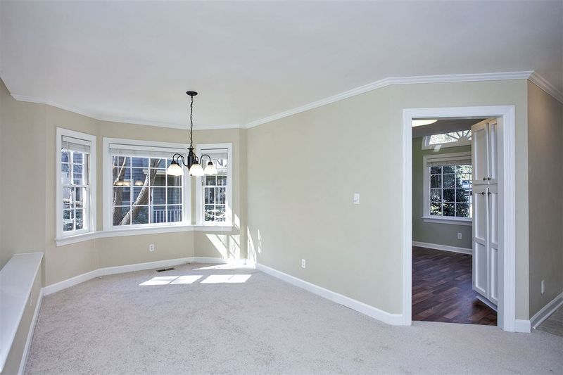 121 Loch Bend Ln, Cary, NC 27518