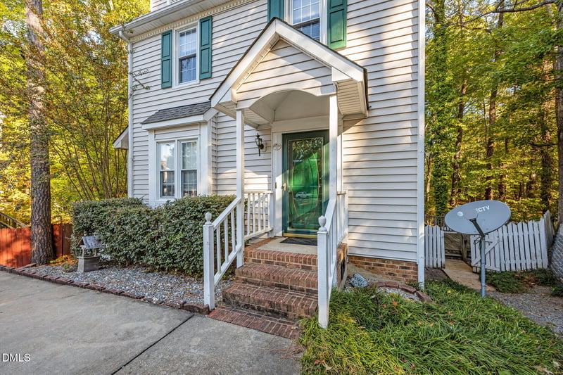 121 London Plain Ct, Cary, NC 27513
