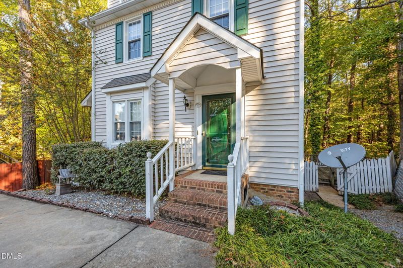 121 London Plain Ct, Cary, NC 27513