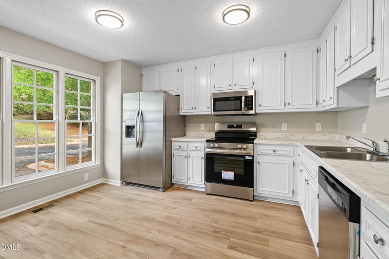 121 Luxon Pl, Cary, NC 27513