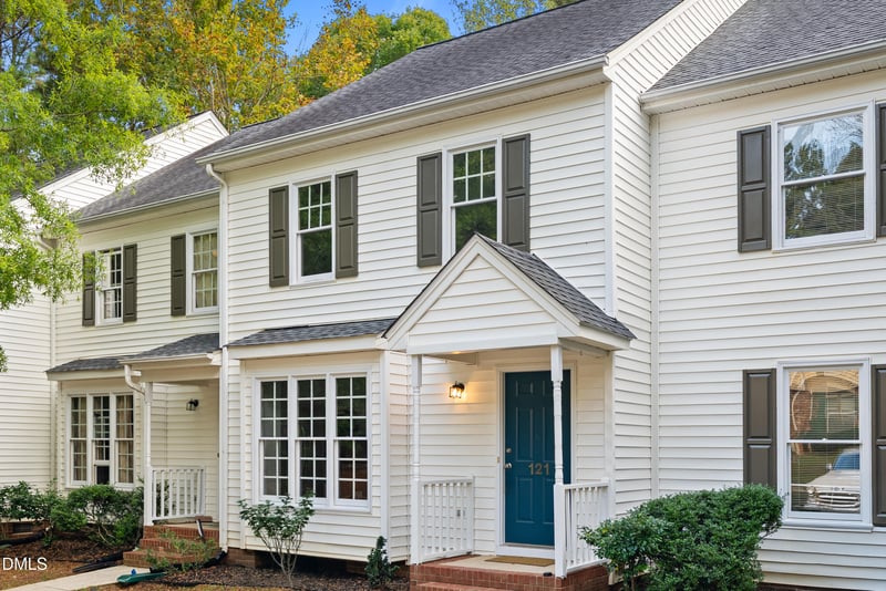 121 Luxon Pl, Cary, NC 27513