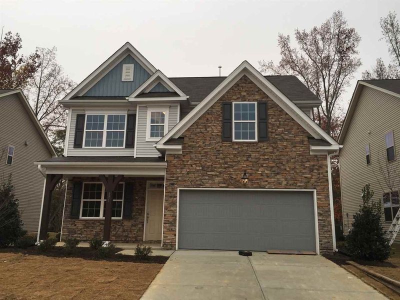 121 Lyonshall St, Fuquay Varina, NC 27526