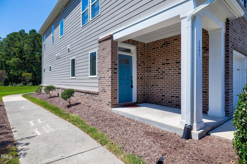 121 Manordale Dr, Chapel Hill, NC 27517