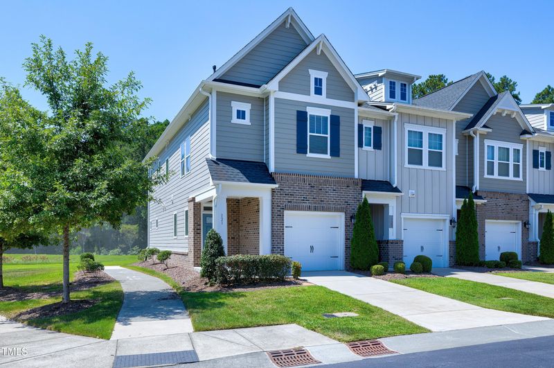 121 Manordale Dr, Chapel Hill, NC 27517