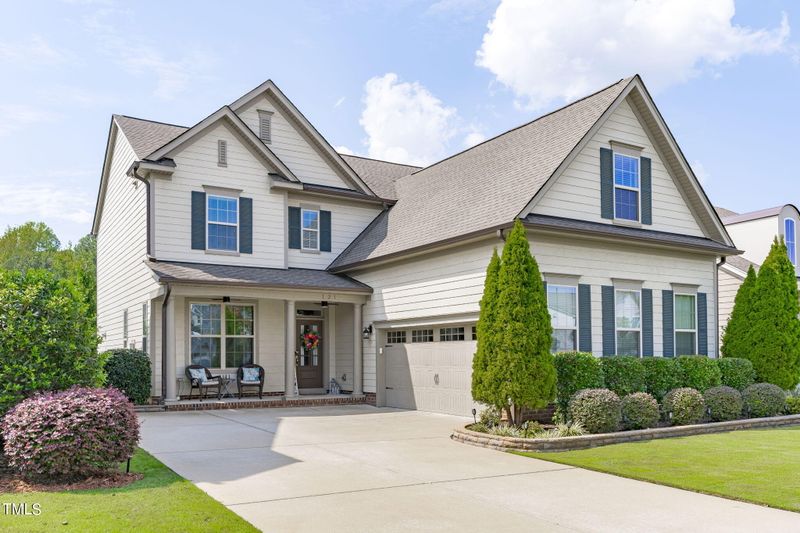 121 Martingale Dr, Holly Springs, NC 27540