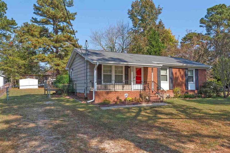121 E Mciver St, Zebulon, NC 27597
