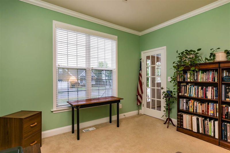 121 Nelson Ln, Clayton, NC 27527