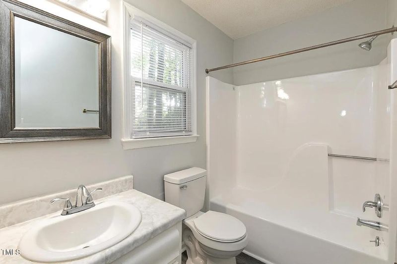 121 Noel Ann Ct, Cary, NC 27511