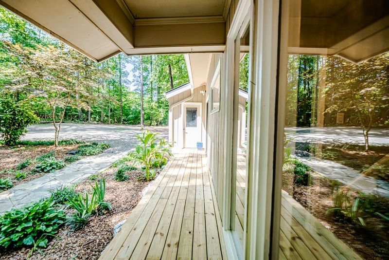 121 Northridge Trl, Sanford, NC 27332