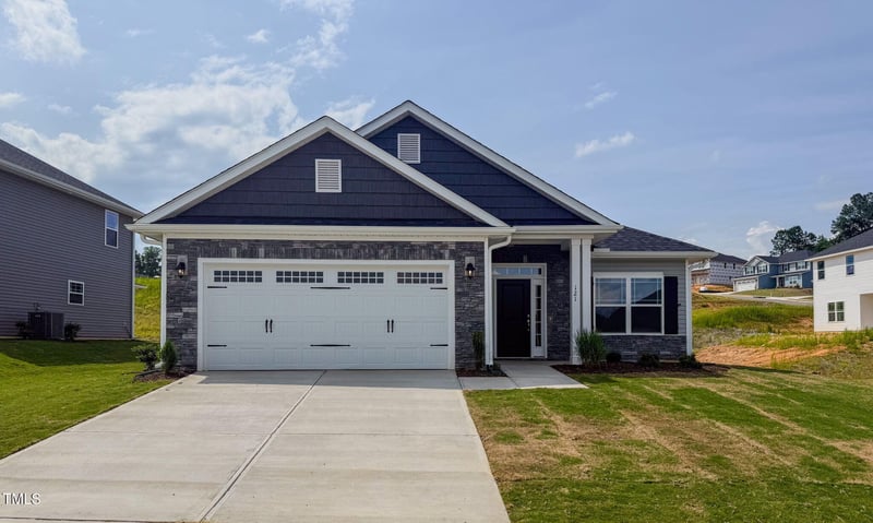 121 Northwood Dr, Fuquay Varina, NC 27526