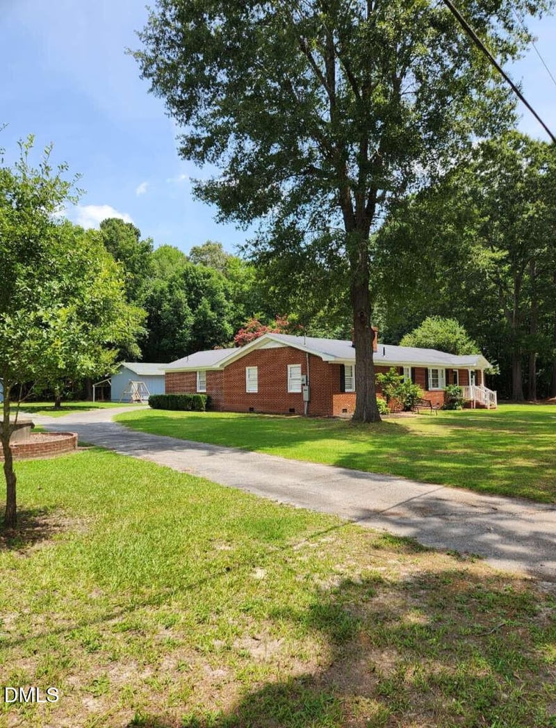 121 Old Moore Rd, Selma, NC 27576