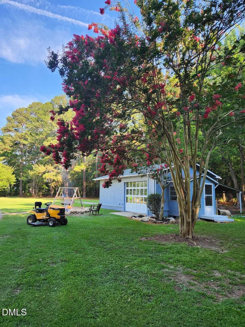 121 Old Moore Rd, Selma, NC 27576
