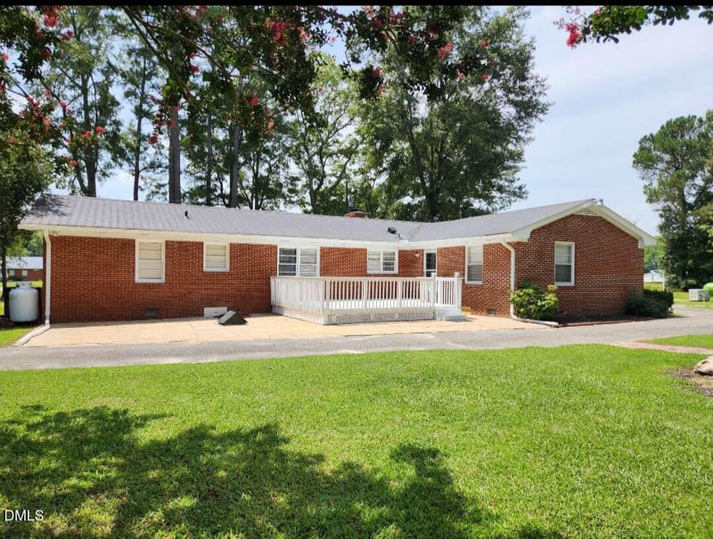 121 Old Moore Rd, Selma, NC 27576