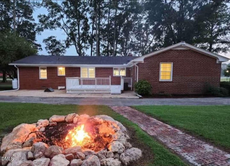 121 Old Moore Rd, Selma, NC 27576