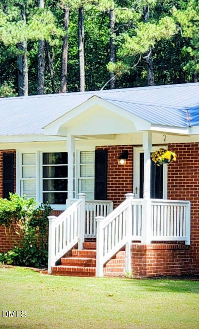121 Old Moore Rd, Selma, NC 27576