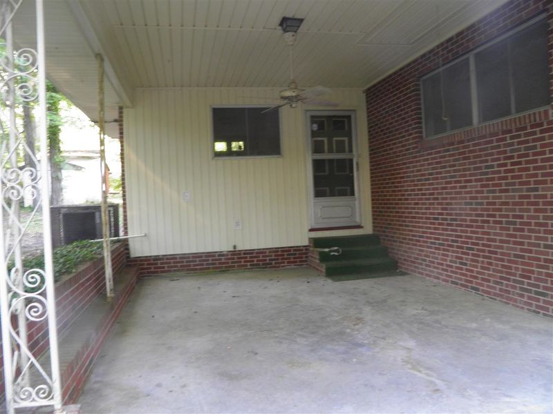 121 Pleasant Dr, Durham, NC 27703