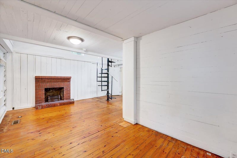 121 Purefoy Rd, Chapel Hill, NC 27514
