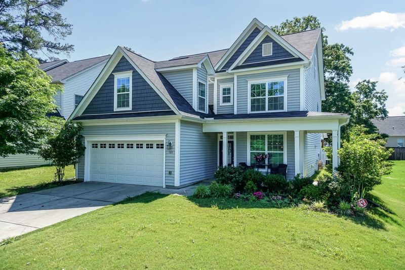 121 Raleigh St, Holly Springs, NC 27540