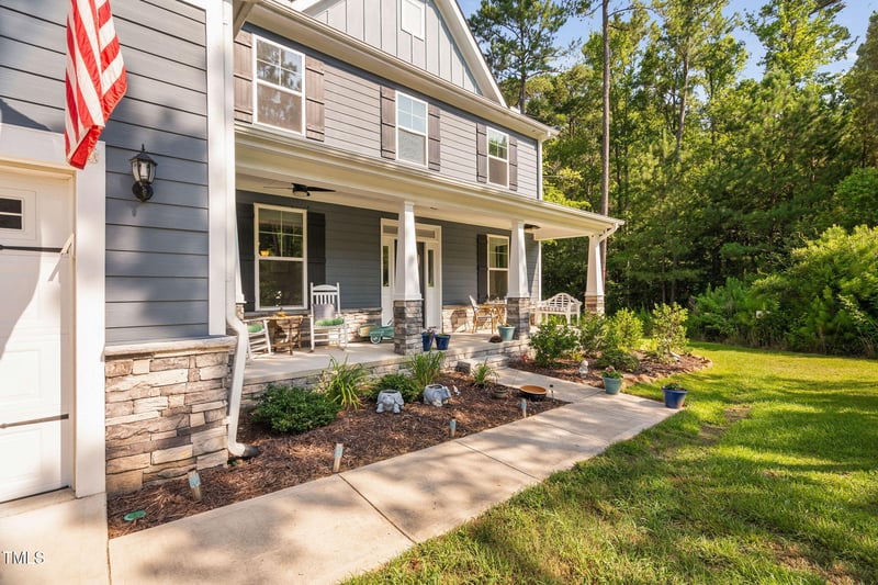 121 Roundrock Ln, Sanford, NC 27330